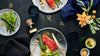Pink-Curry-Lachsfilet mit grünem Spargel und Orangen-Hollandaise
